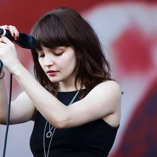 Lauren Mayberry (CHVRCHES) AI Voice Generator | VoiceDub