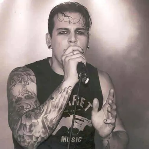 M. Shadows (Waking The Fallen Era) (Singing and Screaming)