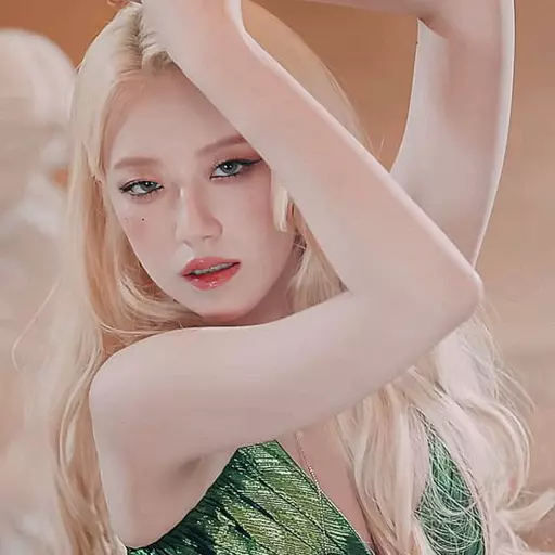 YEH SHU HUA (SHUHUA FROM (G)I-DLE) 2