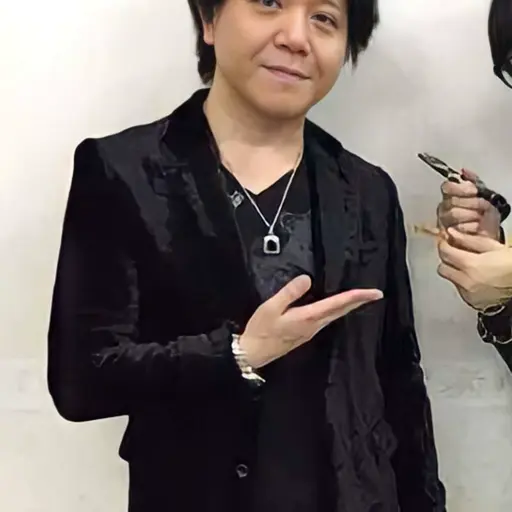 Noriaki Sugiyama (SINGING)