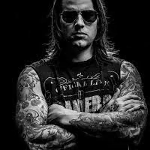 M. Shadows ("Hail To The King" Era)